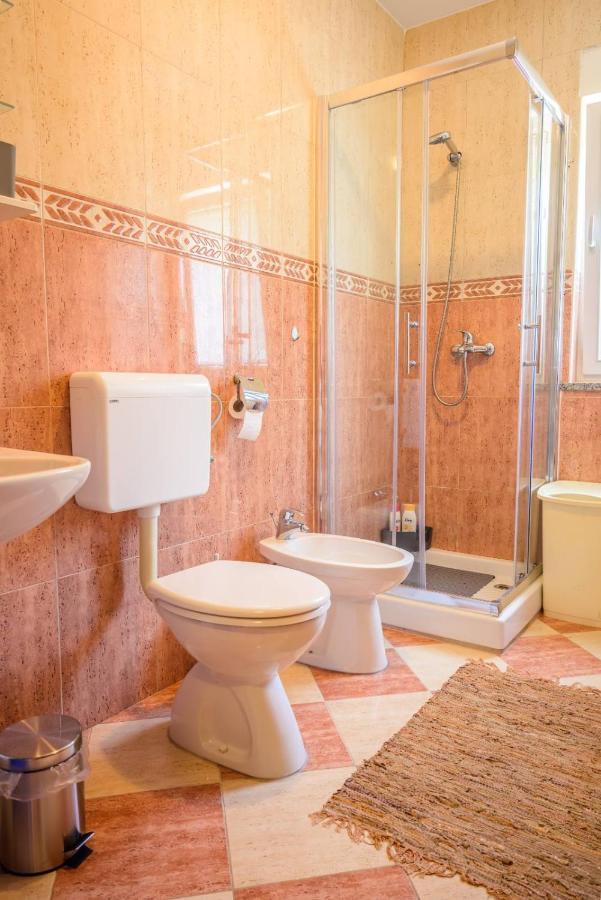 Apartment Charlie Ровінь Екстер'єр фото