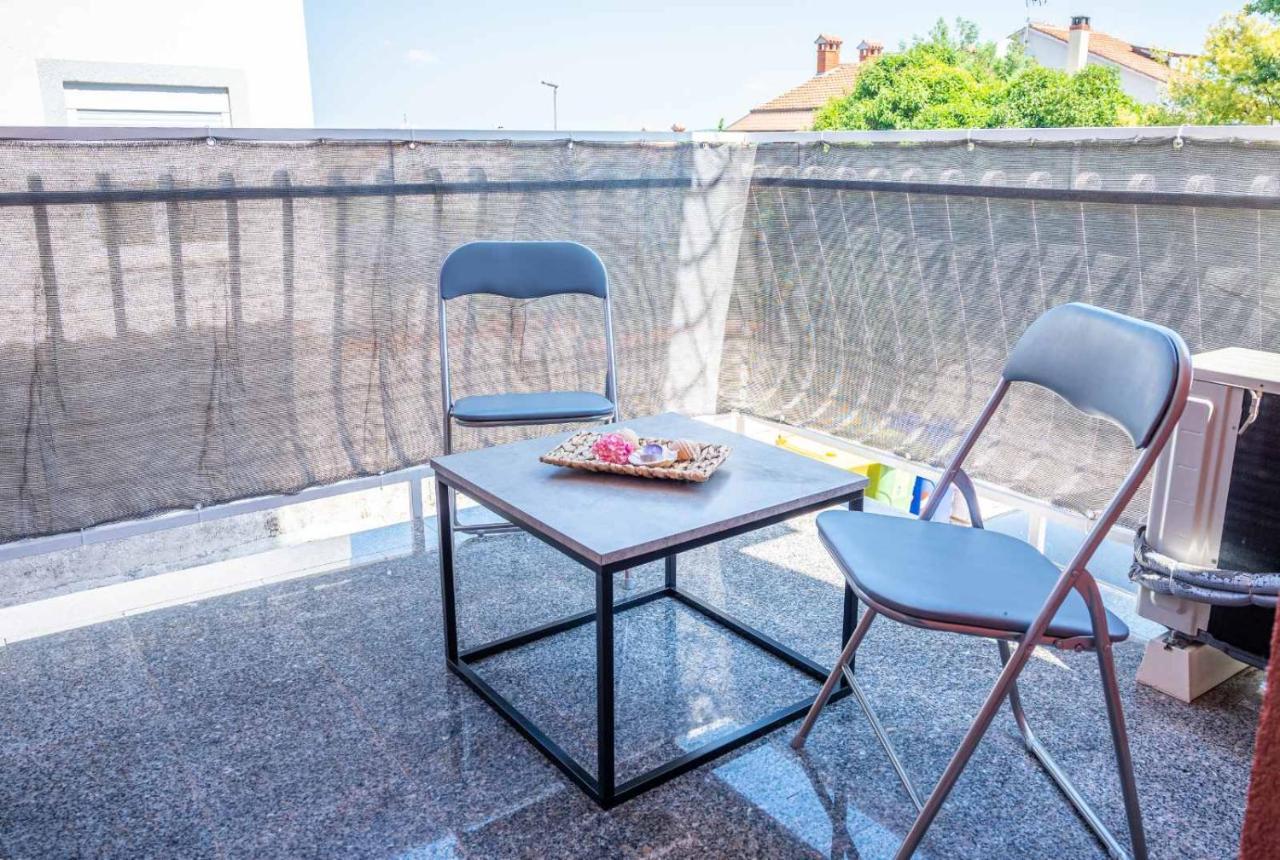 Apartment Charlie Ровінь Екстер'єр фото