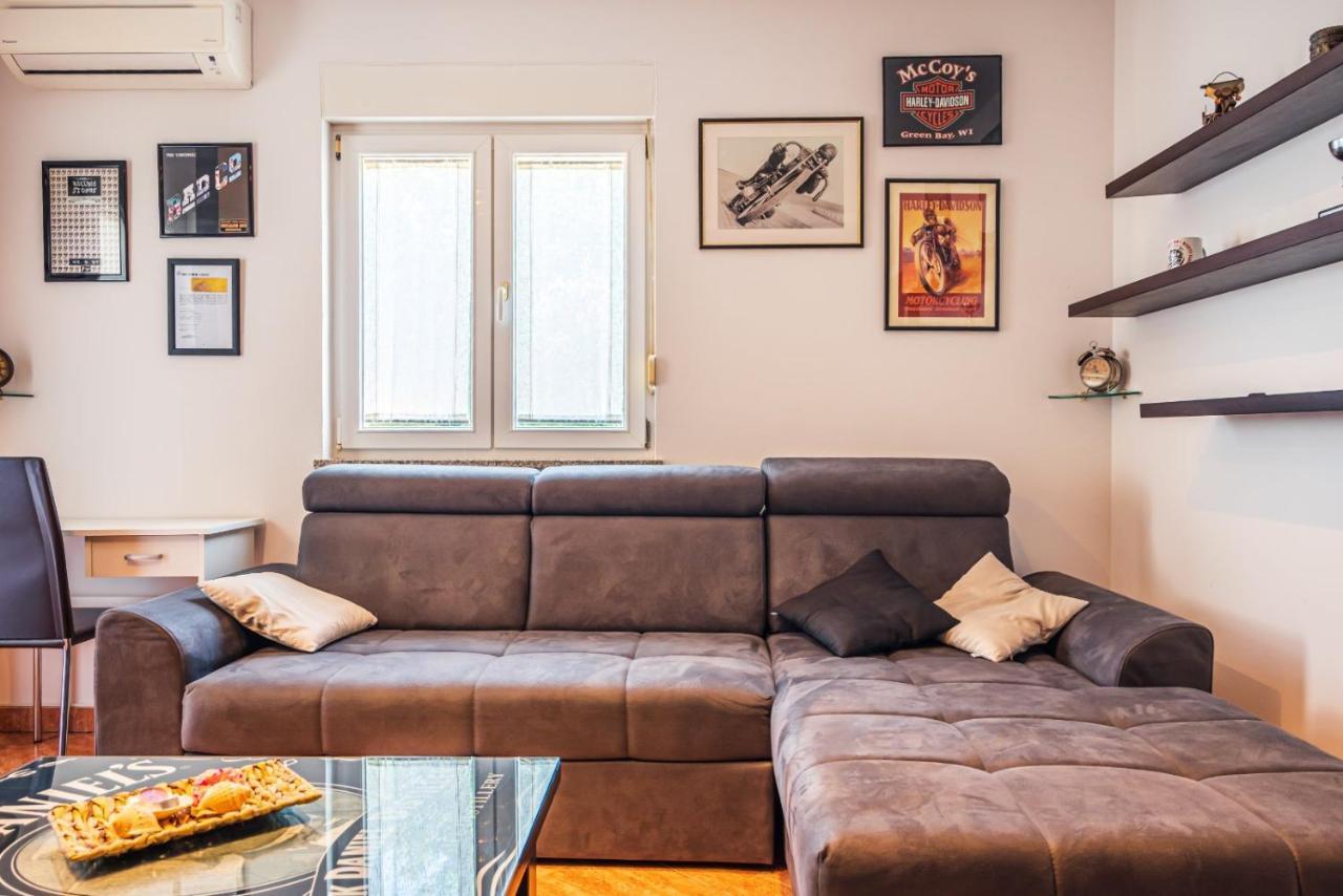 Apartment Charlie Ровінь Екстер'єр фото